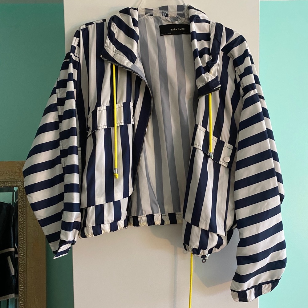 Cropped Zara rain jacket